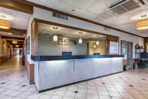 Lamplighter Inn and Suites - North - image 2