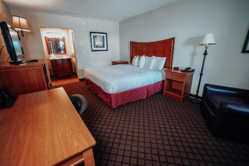 Lamplighter Inn and Suites - North - image 35