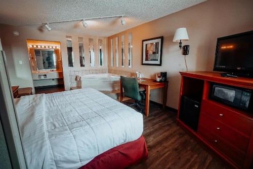 Lamplighter Inn and Suites - North - image 48