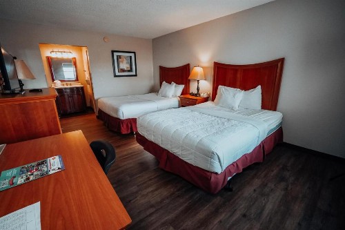 Lamplighter Inn and Suites - North - image 7