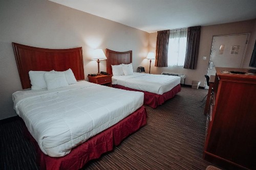 Lamplighter Inn and Suites - North - image 8