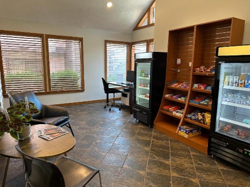 Arbor Suites at the Mall - image 12