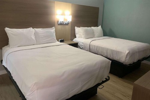 Arbor Suites at the Mall - image 3