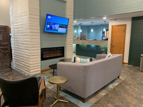 Arbor Suites at the Mall - image 32