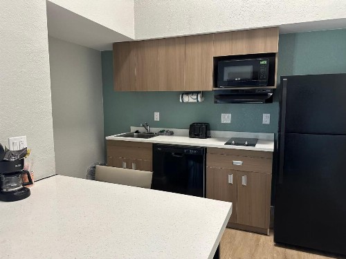 Arbor Suites at the Mall - image 33