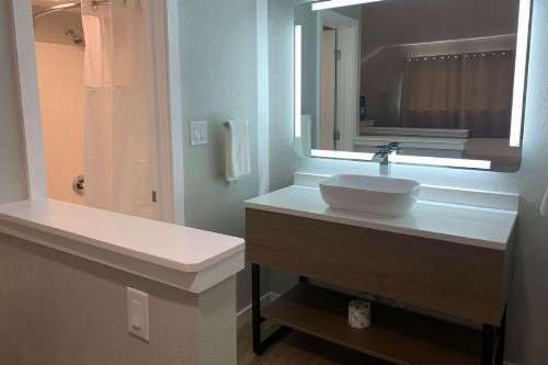 Arbor Suites at the Mall - image 6