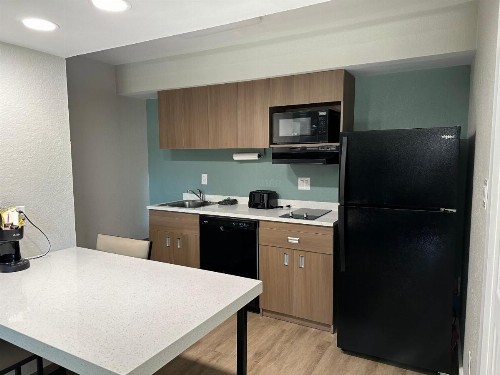 Arbor Suites at the Mall - image 8