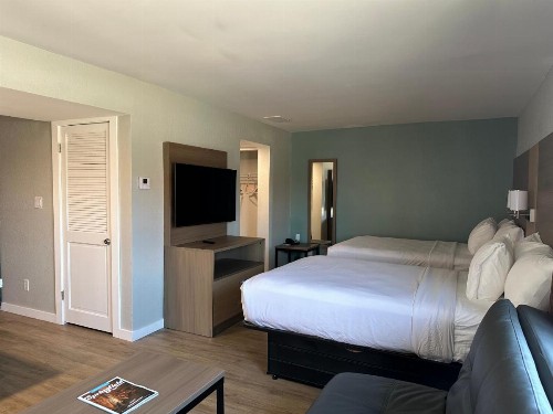 Arbor Suites at the Mall - image 9