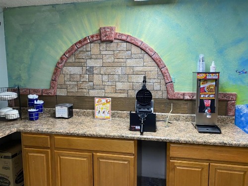 Days Inn & Suites by Wyndham Springfield on I-44 - image 21
