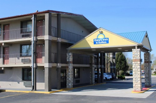 Days Inn & Suites by Wyndham Springfield on I-44 - image 22