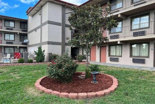 Days Inn & Suites by Wyndham Springfield on I-44 - image 25