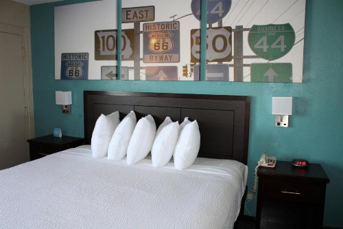 Days Inn & Suites by Wyndham Springfield on I-44 - image 33