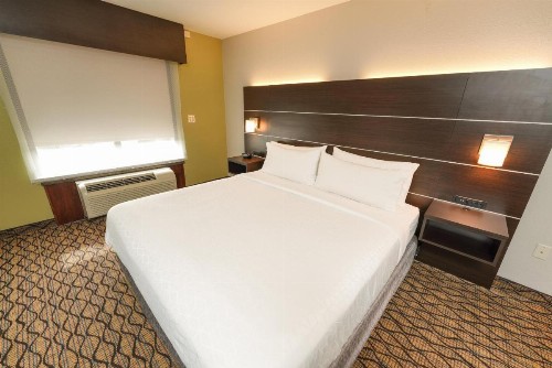 Holiday Inn Express and Suites Springfield Medical District an IHG Hotel - image 12