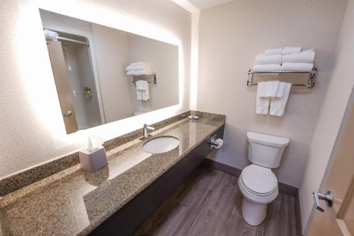 Holiday Inn Express and Suites Springfield Medical District an IHG Hotel - image 14