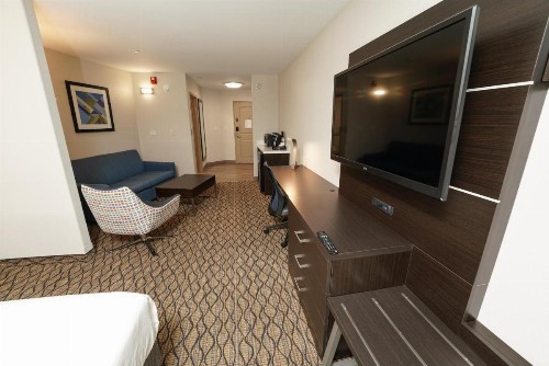 Holiday Inn Express and Suites Springfield Medical District an IHG Hotel - image 15