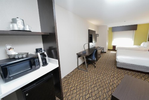 Holiday Inn Express and Suites Springfield Medical District an IHG Hotel - image 25