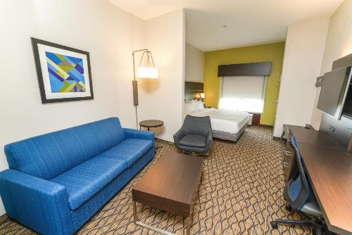 Holiday Inn Express and Suites Springfield Medical District an IHG Hotel - image 26