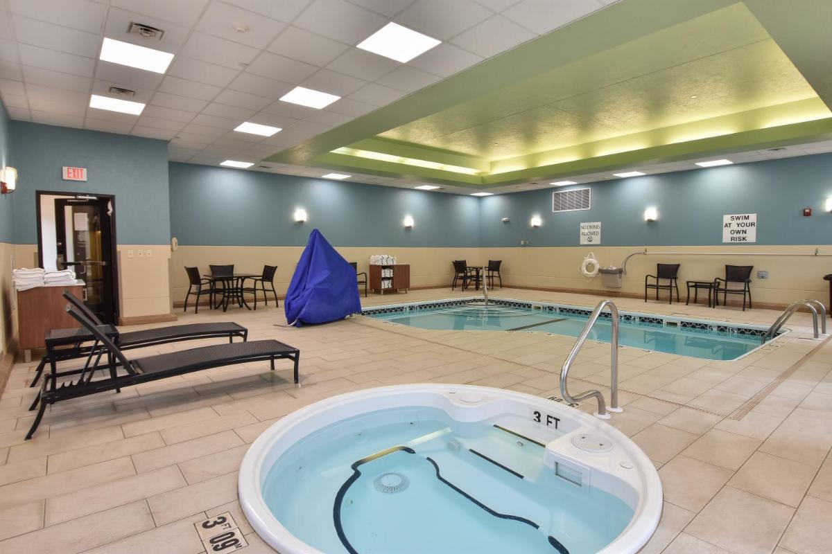 Holiday Inn Express and Suites Springfield Medical District an IHG Hotel - image 4