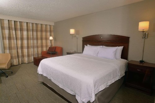 Hampton Inn Springfield-South - image 4