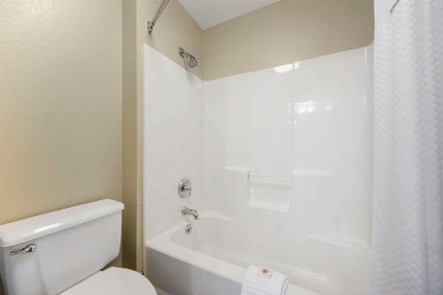 Comfort Inn South - Springfield - image 17