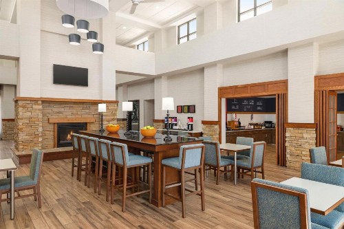 Hampton Inn & Suites Springfield - image 10