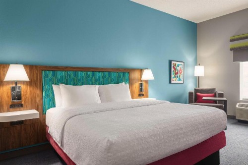 Hampton Inn & Suites Springfield - image 15
