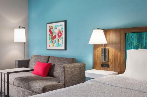 Hampton Inn & Suites Springfield - image 24