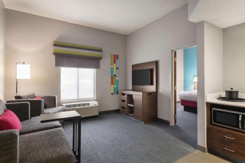 Hampton Inn & Suites Springfield - image 28