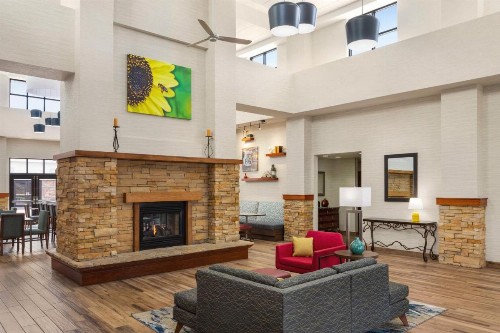 Hampton Inn & Suites Springfield - image 5