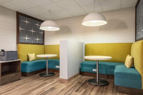 Hampton Inn & Suites Springfield - image 7