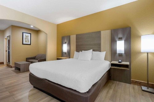 Best Western Plus Springfield Airport Inn - image 11