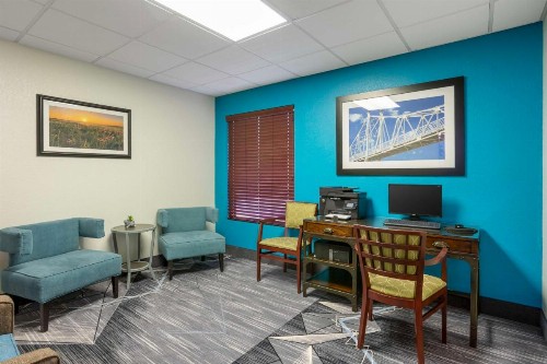 Best Western Plus Springfield Airport Inn - image 12