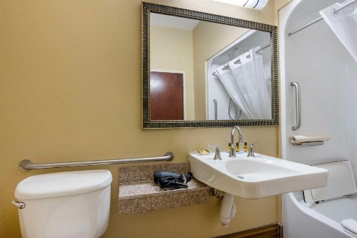 Best Western Plus Springfield Airport Inn - image 24