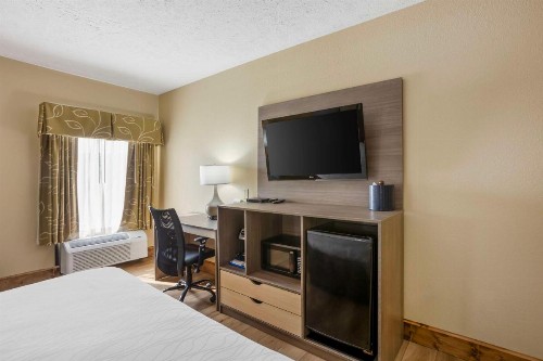 Best Western Plus Springfield Airport Inn - image 26