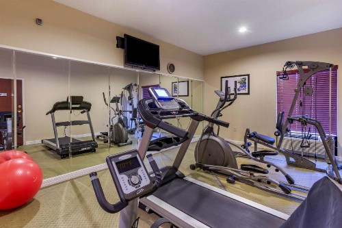 Best Western Plus Springfield Airport Inn - image 27