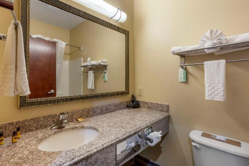 Best Western Plus Springfield Airport Inn - image 32