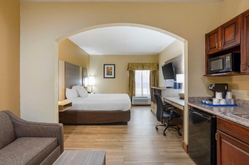 Best Western Plus Springfield Airport Inn - image 33