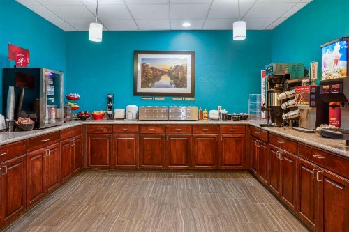 Best Western Plus Springfield Airport Inn - image 4