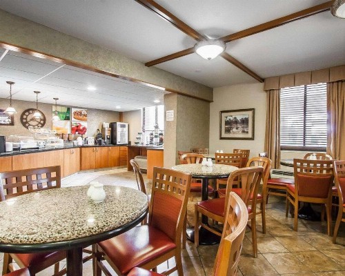 Quality Inn & Suites North Springfield - image 17