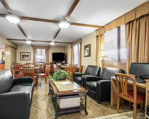 Quality Inn & Suites North Springfield - image 2