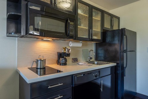 Candlewood Suites Springfield South an IHG Hotel - image 13