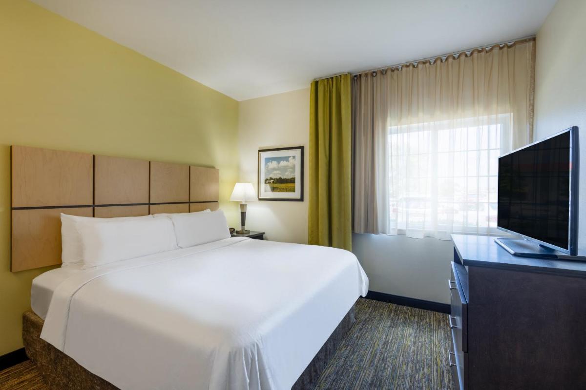 Candlewood Suites Springfield South an IHG Hotel - image 3
