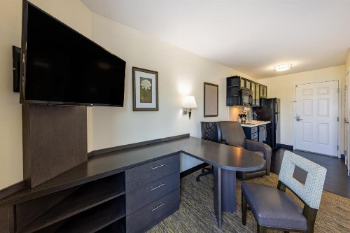 Candlewood Suites Springfield South an IHG Hotel - image 8