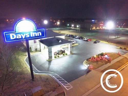 Days Inn by Wyndham Battlefield Rd/Hwy 65 - image 12