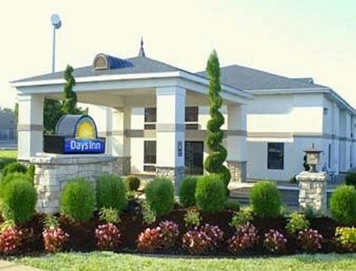 Days Inn by Wyndham Battlefield Rd/Hwy 65 - image 17