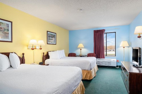 Days Inn by Wyndham Battlefield Rd/Hwy 65 - image 2