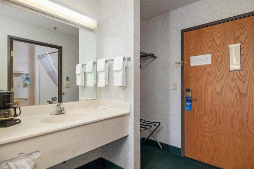 Days Inn by Wyndham Battlefield Rd/Hwy 65 - image 26
