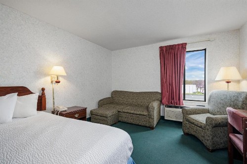 Days Inn by Wyndham Battlefield Rd/Hwy 65 - image 27