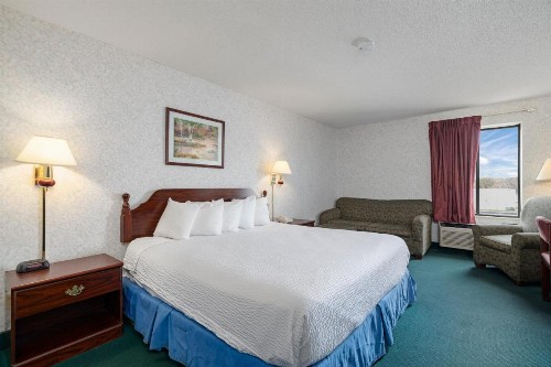 Days Inn by Wyndham Battlefield Rd/Hwy 65 - image 29