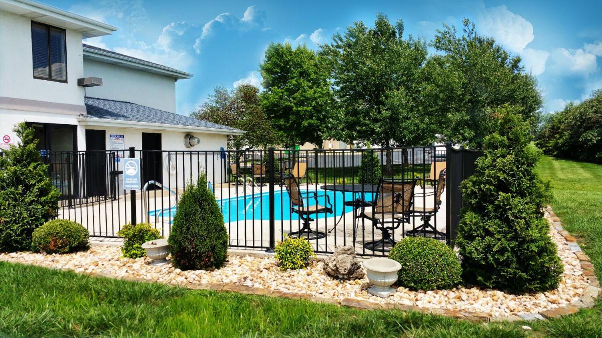 Days Inn by Wyndham Battlefield Rd/Hwy 65 - image 7